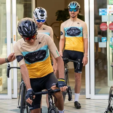 Отель Estense 4*