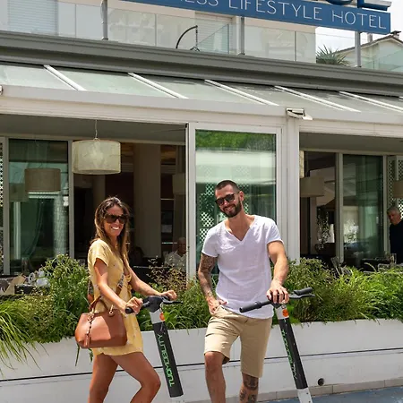 Отель Estense Гаттео-а-Маре